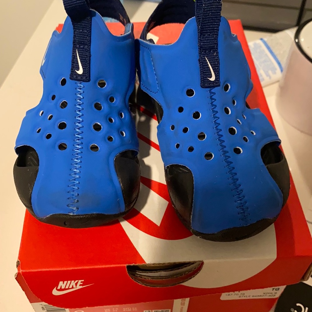 Toddler Nike sandals